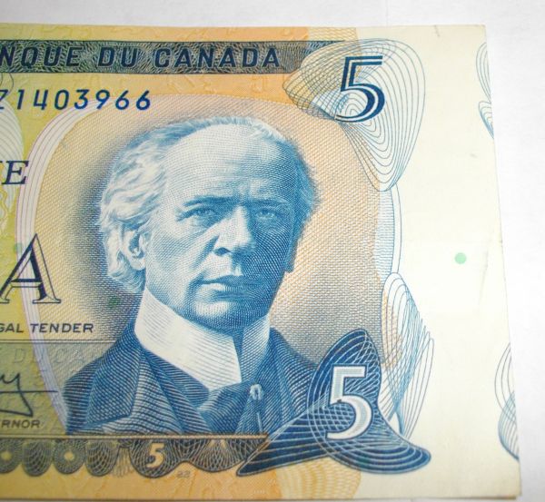 Miscut-1972-$5--Note--Value?