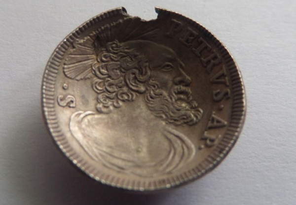 Can-Anyone-Help:-Innocenzo-Xi-Vatican?-Fake-Or?